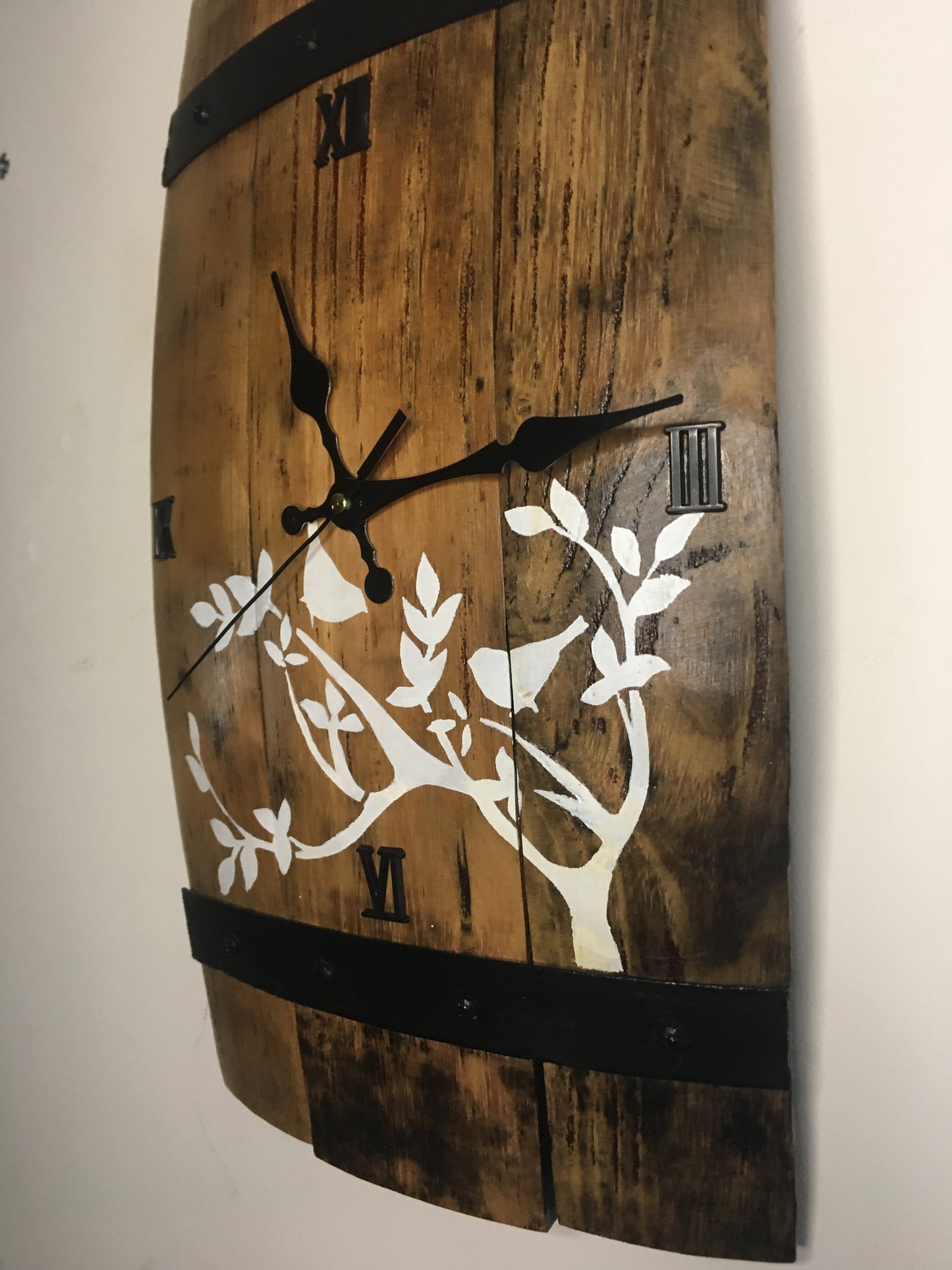 Horloge tonneau artisanale