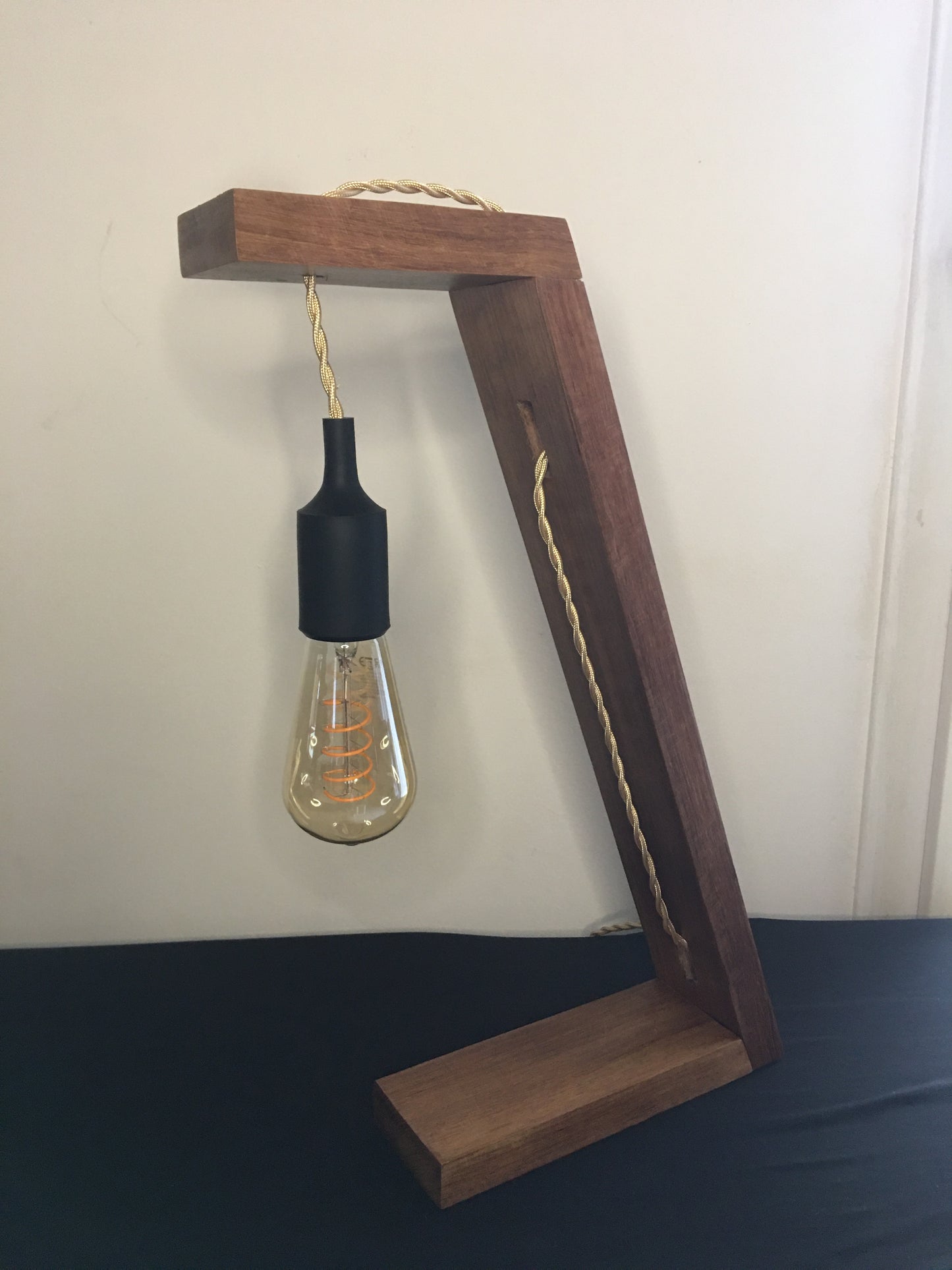 Lampe en bois de rose
