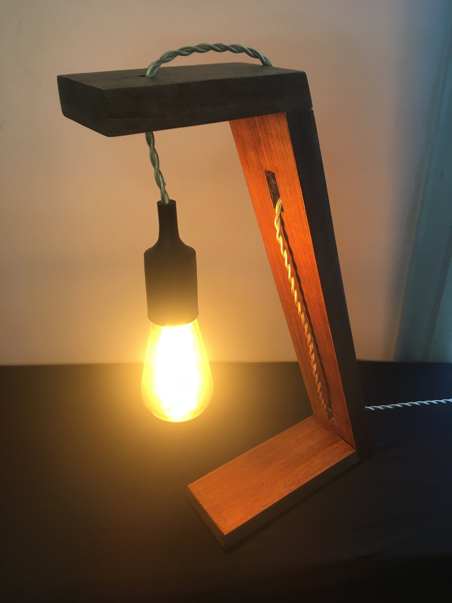 Lampe en bois de rose