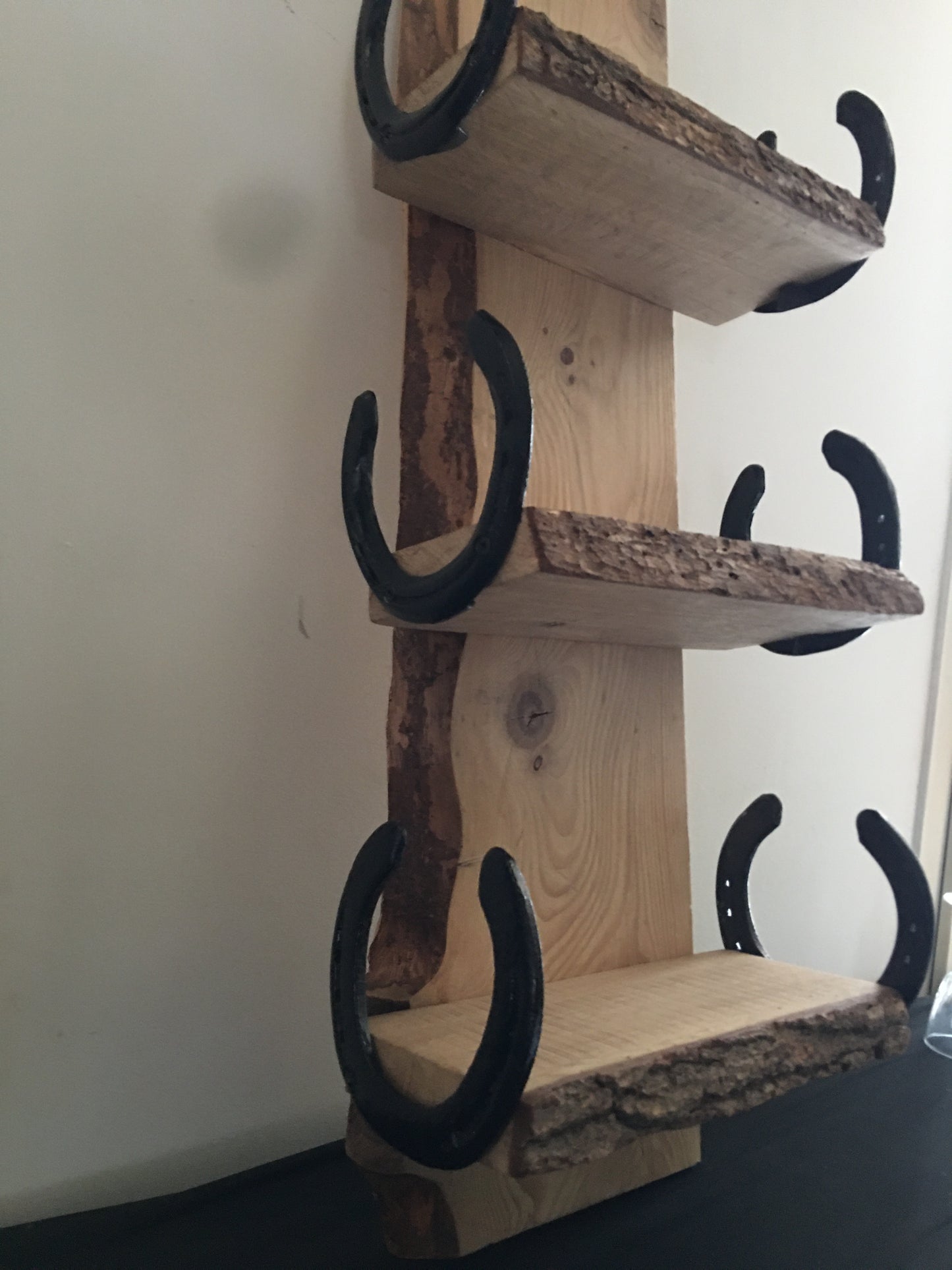 Étagère fer à cheval