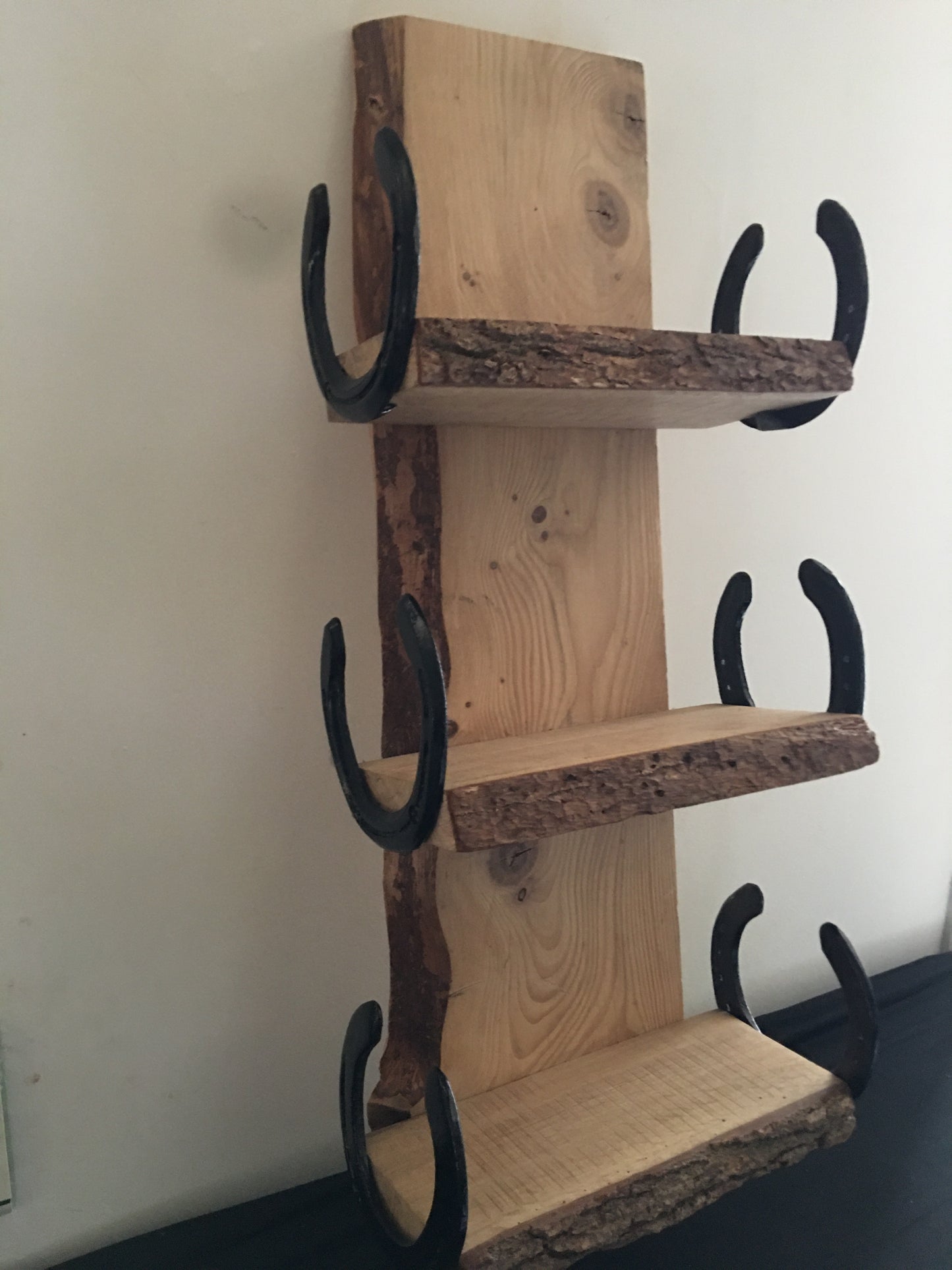 Étagère fer à cheval