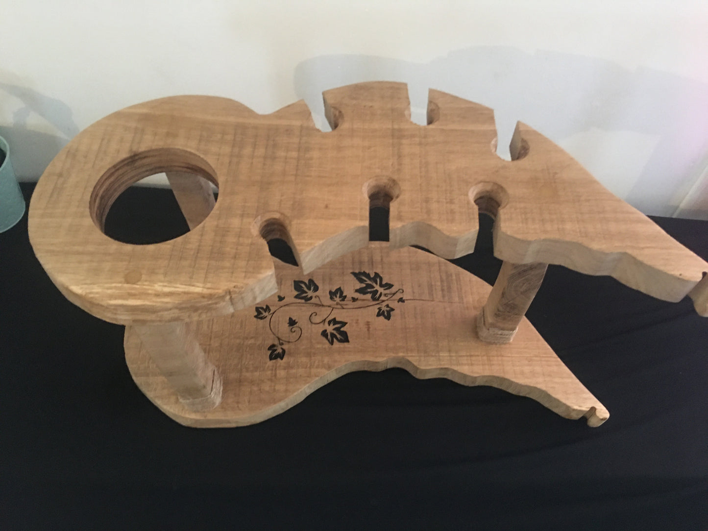Support-bouteille et verres