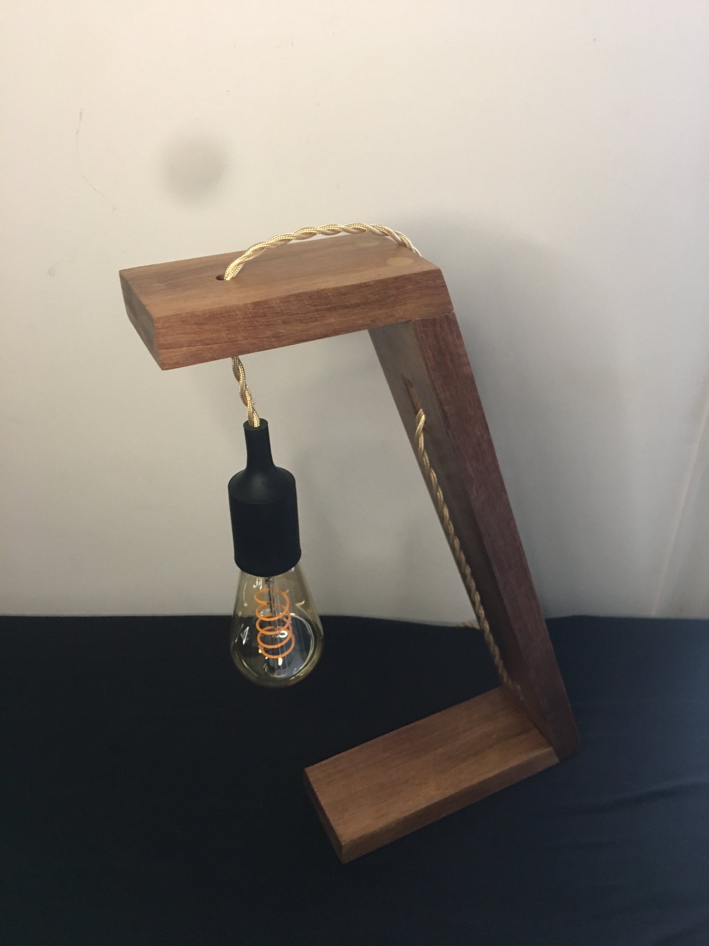 Lampe en bois de rose