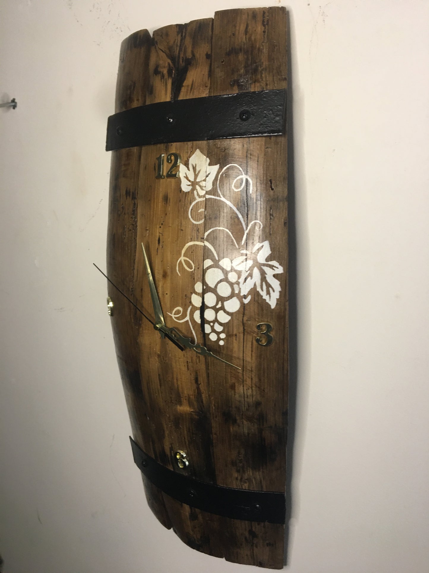 Horloge tonneau artisanale