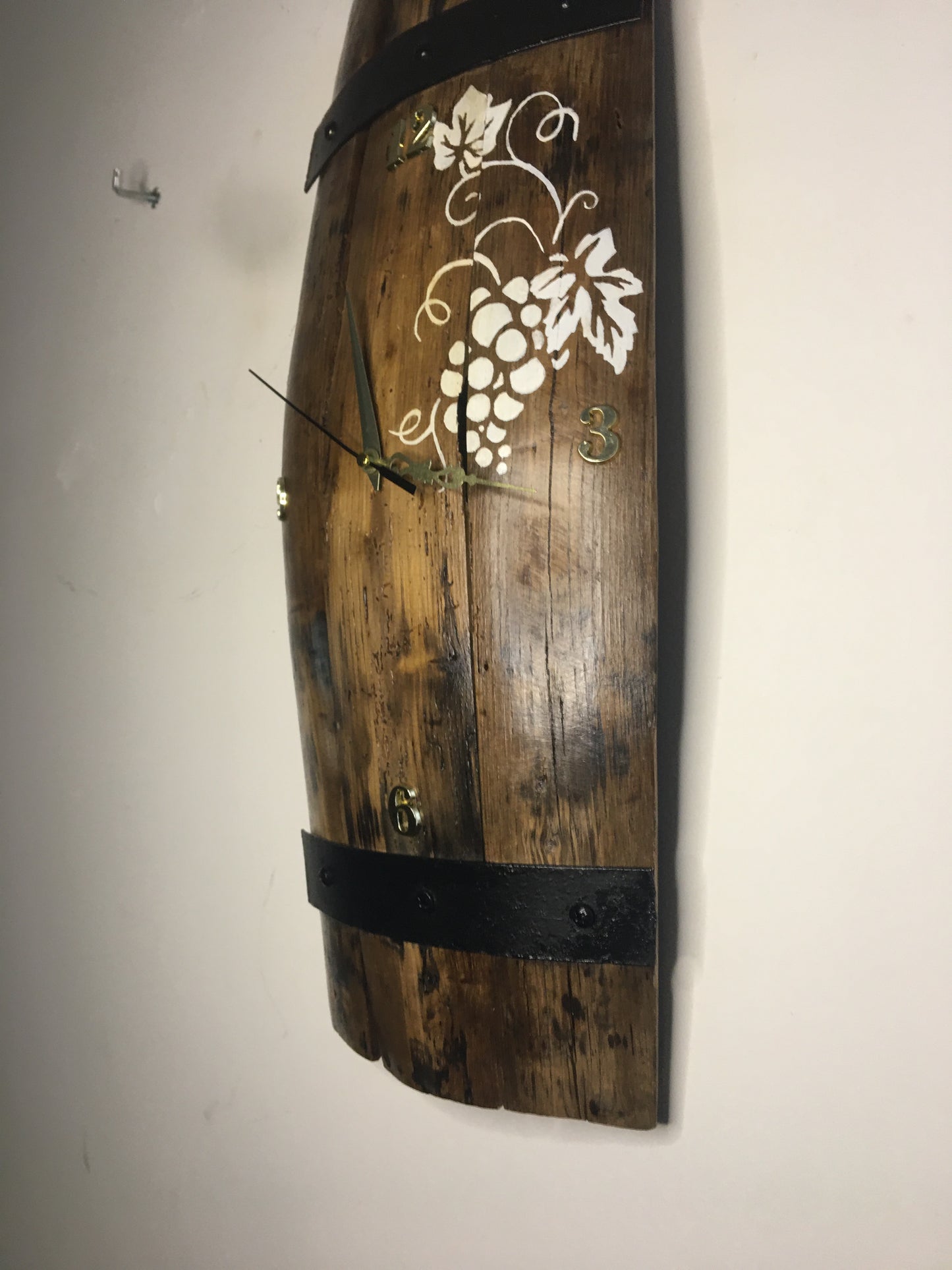 Horloge tonneau artisanale