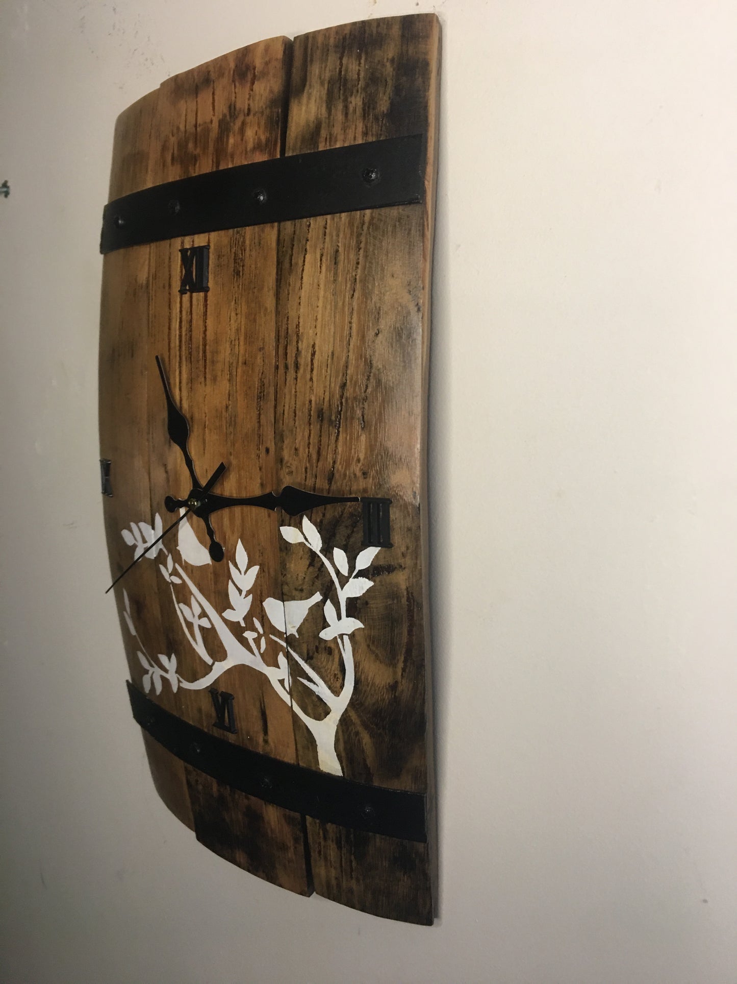 Horloge tonneau artisanale